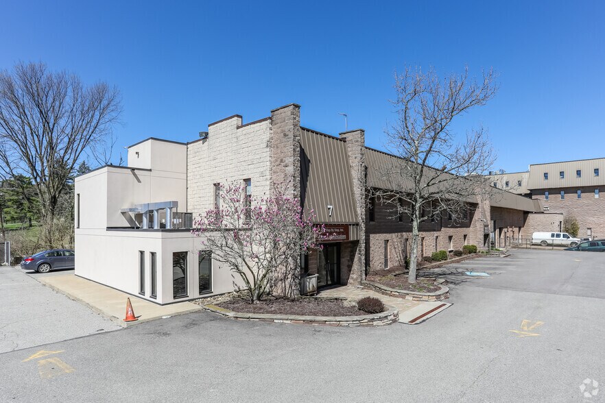 More Photos Of 275 Curry Hollow Rd, Pittsburgh Unknown For Lease