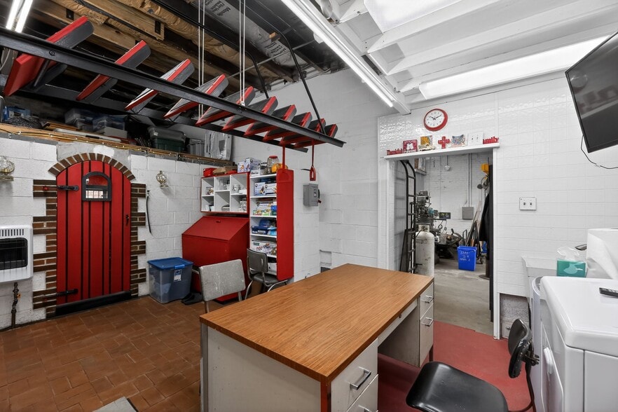 More Photos Of 3341-43 D St, Philadelphia Manufacturing For Sale