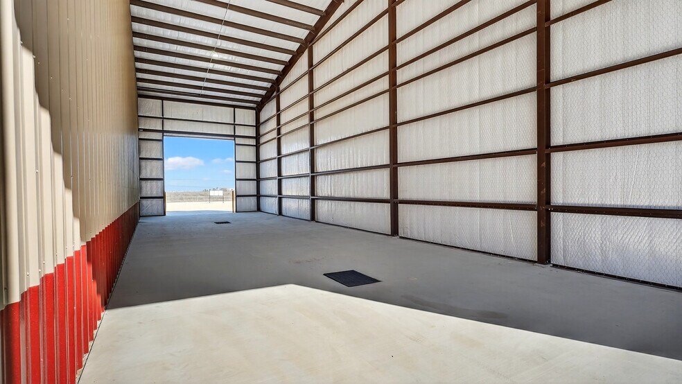 More Photos Of 16511 W Basin St, Odessa Industrial For Lease