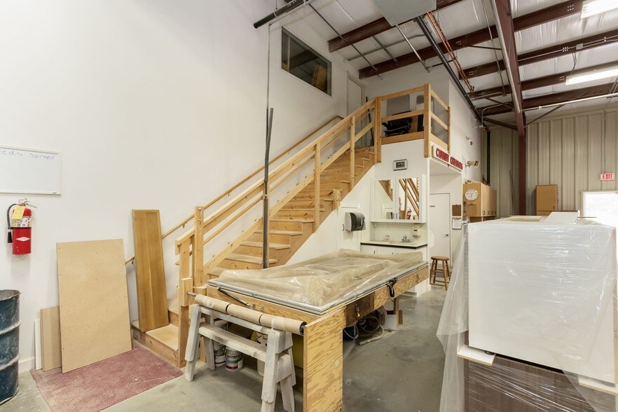 More Photos Of 801 62nd St, Marion Showroom For Sale