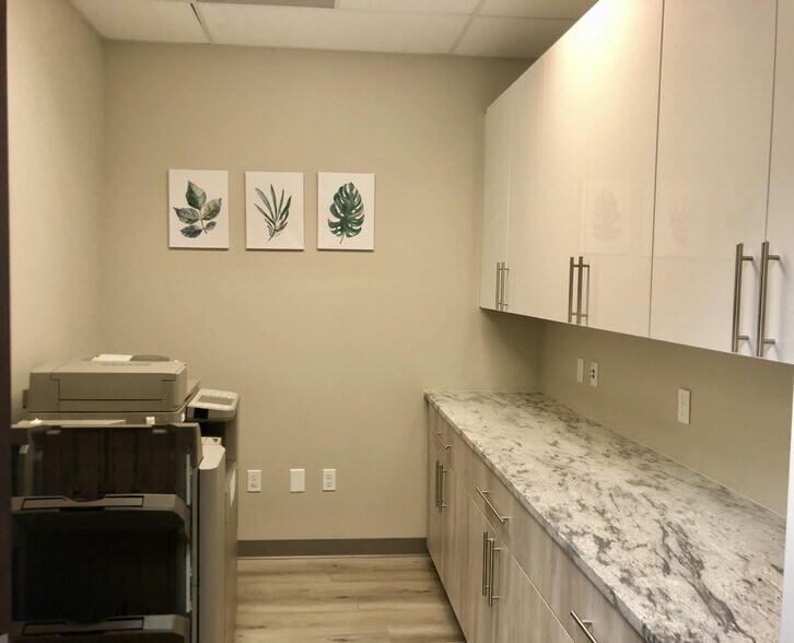 More Photos Of 9723 Northcross Center Ct, Huntersville Office For Lease