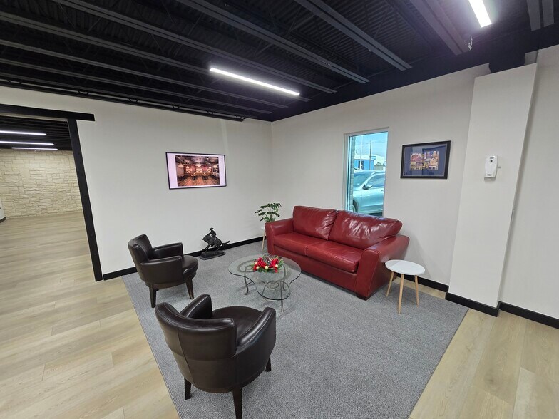 More Photos Of 1041 Eastside Rd, El Paso Warehouse For Sale