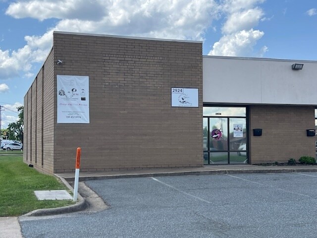 More Photos Of 2906-2924 Baltic Ave, Greensboro Industrial For Lease