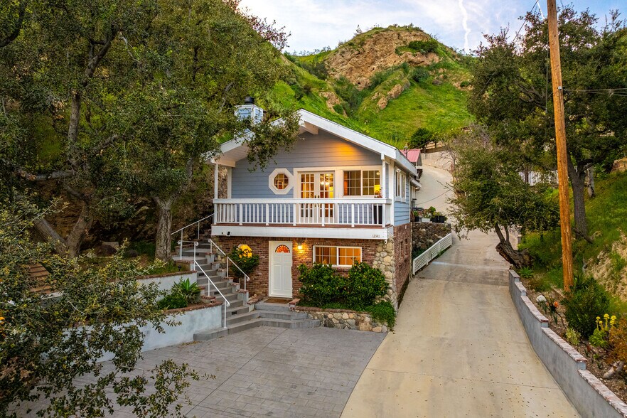 More Photos Of 12141 Wildwood Trl, Kagel Canyon Specialty For Sale