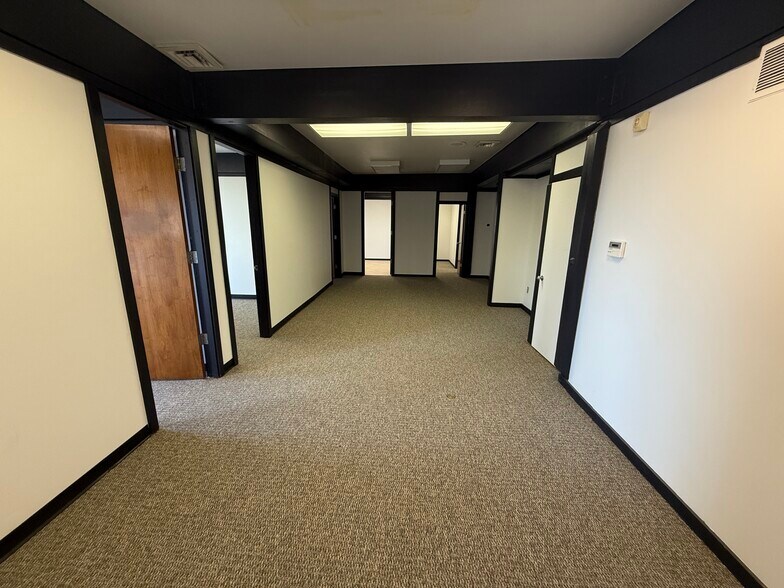 More Photos Of 5660 Freeport Blvd, Sacramento Office For Sale
