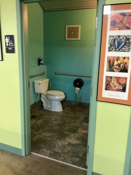 More Photos Of 360 E State Line Rd, Toledo Light Manufacturing For Sale