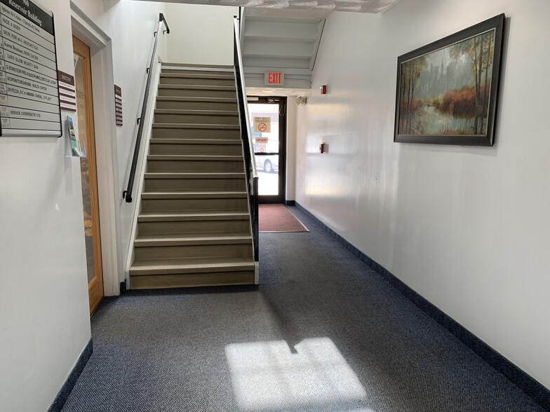 More Photos Of 960 Reservoir Ave, Cranston Office For Lease