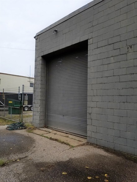 More Photos Of 921 Terminal Rd, Lansing Warehouse For Sale