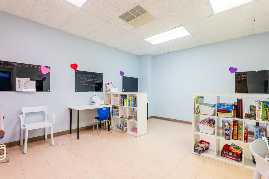 More Photos Of 60 Old New Milford Rd, Brookfield Office For Sale