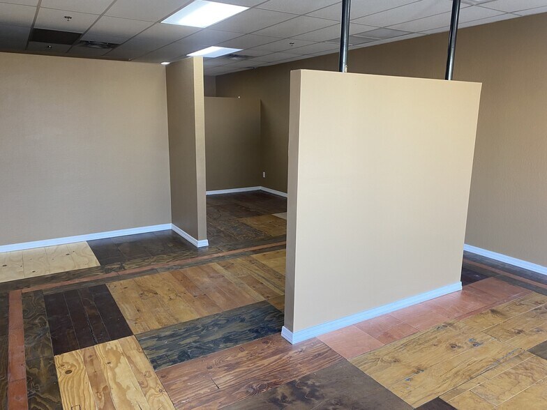 More Photos Of 16729 E Palisades Blvd, Fountain Hills Storefront For Sale