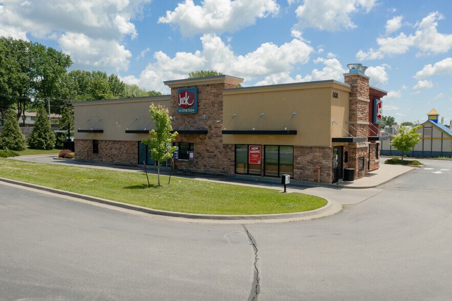 More Photos Of 808 NW State Route 7, Blue Springs Fast Food For Lease