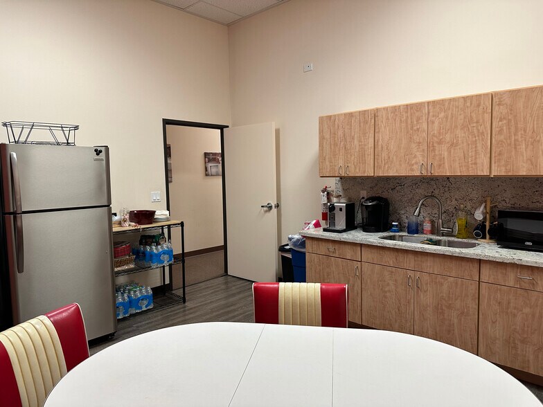 More Photos Of 4285 N Rancho Dr, Las Vegas Medical For Sale