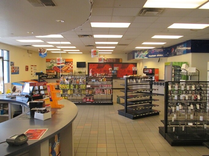 More Photos Of 805 N McQueen Rd, Gilbert Service Station For Lease