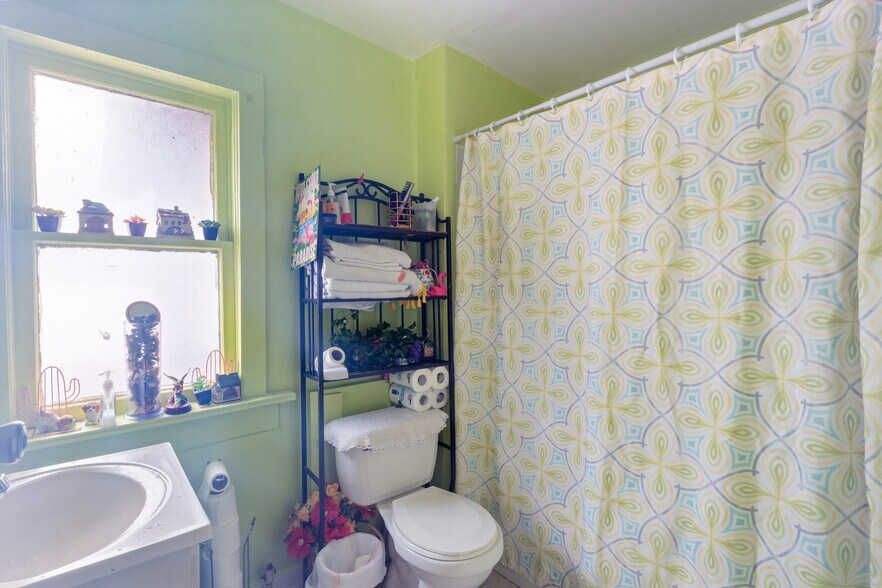 More Photos Of 622 S Wright St, Siloam Springs Apartments For Sale