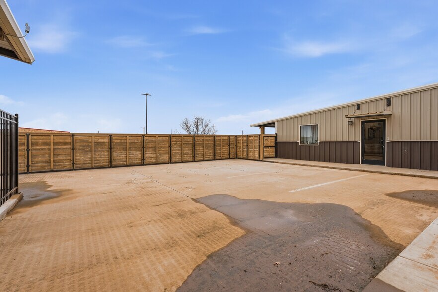 More Photos Of 5505 132nd st, Lubbock Industrial For Sale