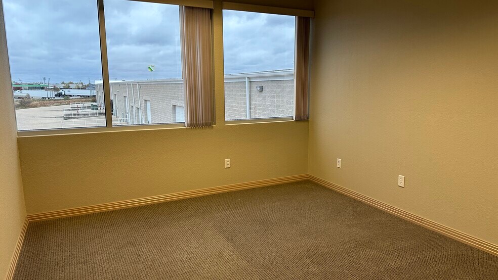 More Photos Of 3051 Progress Way, Kaukauna Coworking Space