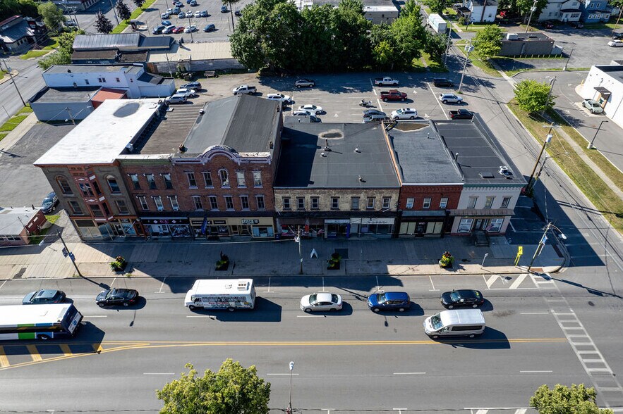 More Photos Of 121 W Broadway, Fulton Storefront Retail Residential For Sale