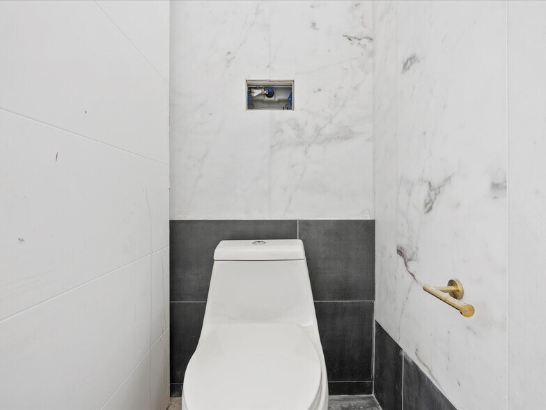 More Photos Of 1231 14th St, Miami Beach Storefront Retail Office For Lease