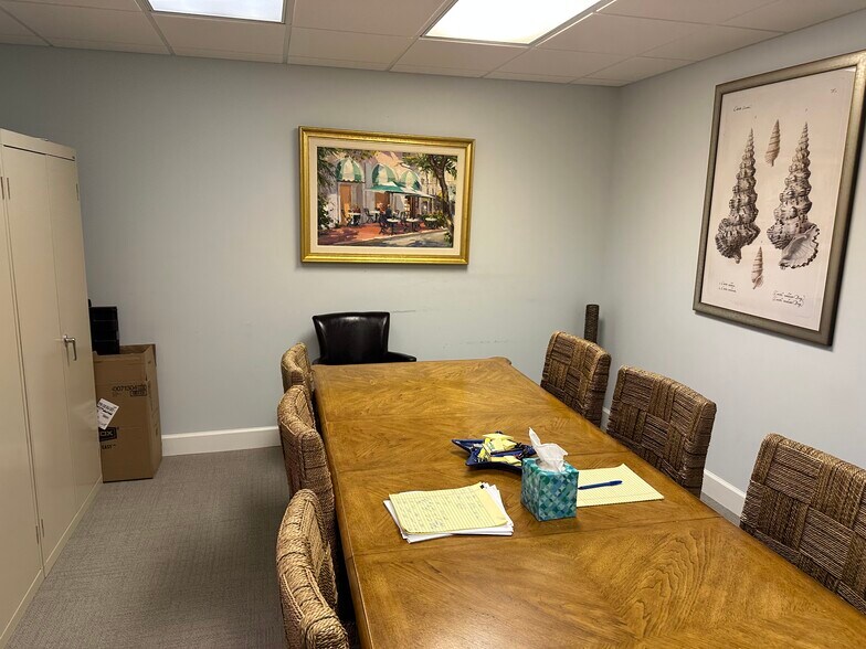 More Photos Of 631 US Highway 1, North Palm Beach Office For Sale