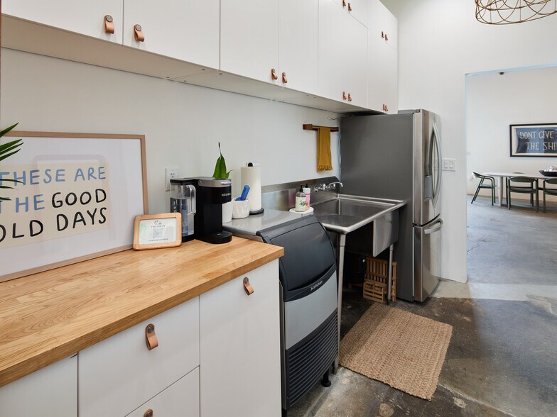 More Photos Of 112 Arena St, El Segundo Office For Sale