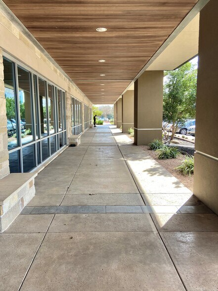 More Photos Of 12515 Research Blvd, Austin Unknown For Lease