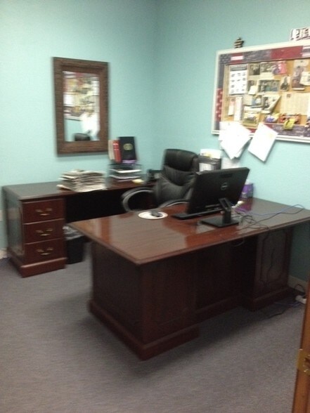 More Photos Of 431-433 W Broadway St, Muskogee Office For Lease