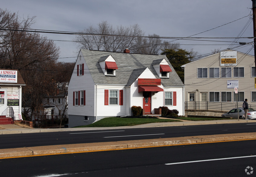 Primary Photo Of 5462 Annapolis Rd, Bladensburg Medical For Sale