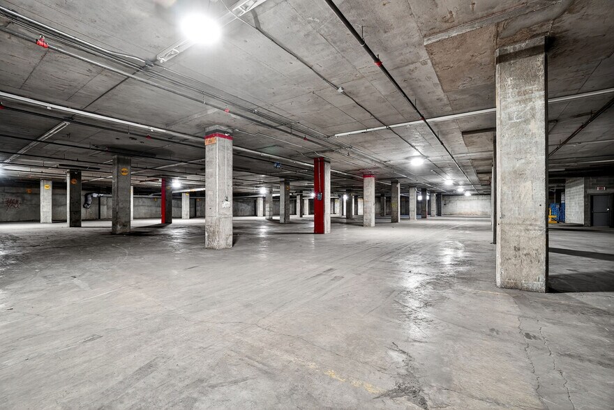 More Photos Of 2698-2720 Rue Léger, Montréal Warehouse For Lease