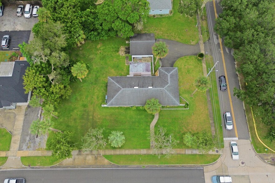 More Photos Of 901 W New York Ave, Deland Office For Lease