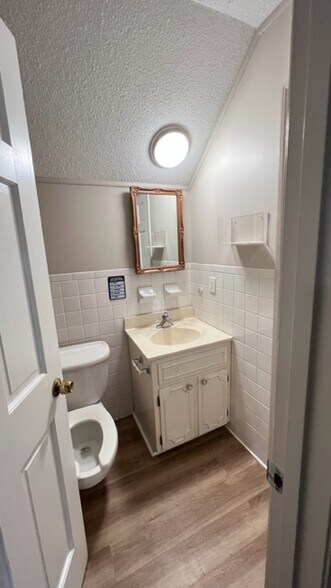 More Photos Of 403 N 35th St, Morehead City Office For Sale