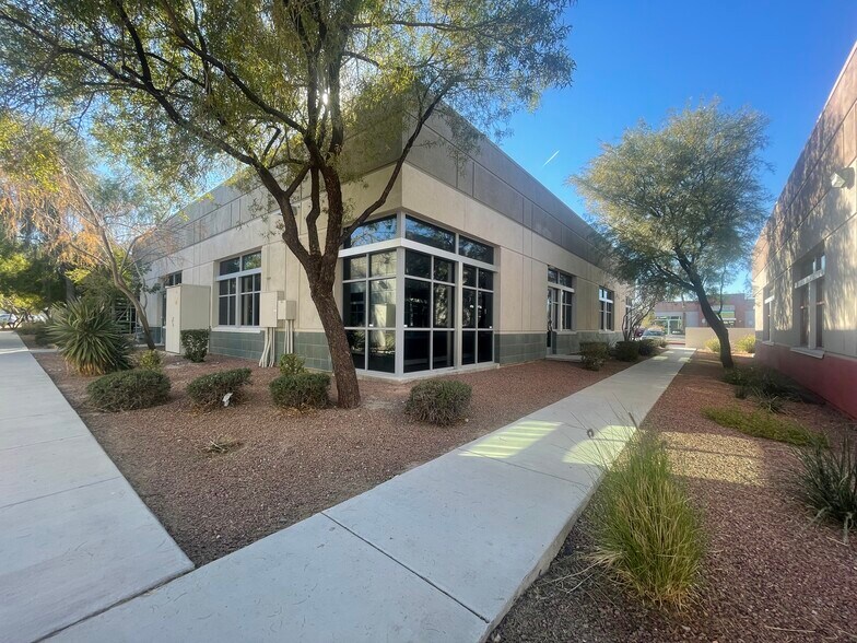More Photos Of 375 N Stephanie St, Henderson Office For Lease