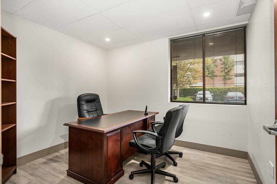 More Photos Of 2107 N Broadway, Santa Ana Loft Creative Space For Sale