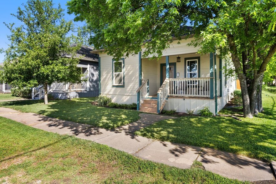 More Photos Of 314 W 3rd St, Taylor Multifamily For Sale