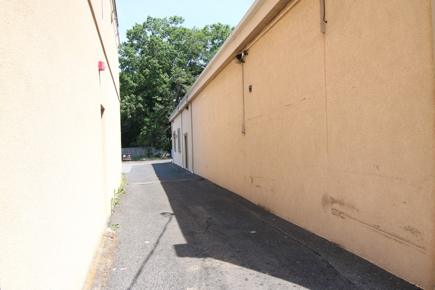 More Photos Of 39 Highwood Ave, Tenafly Restaurant For Sale
