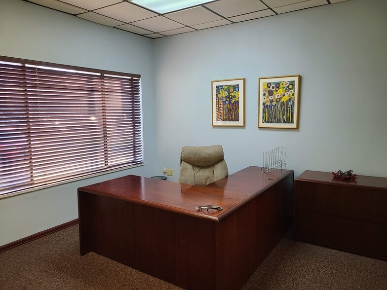 More Photos Of 3023 Eastland Blvd, Clearwater Office For Sale