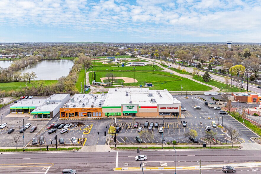 More Photos Of 1557-1559 Irving Park Rd, Hanover Park Storefront For Sale