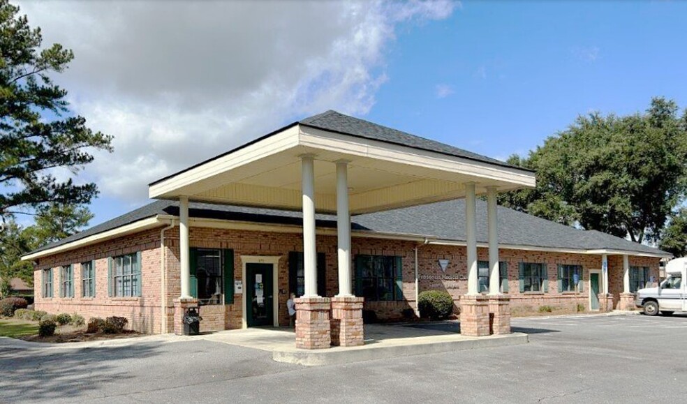 Primary Photo Of 1078 Plaza Ave, Eastman Medical For Sale