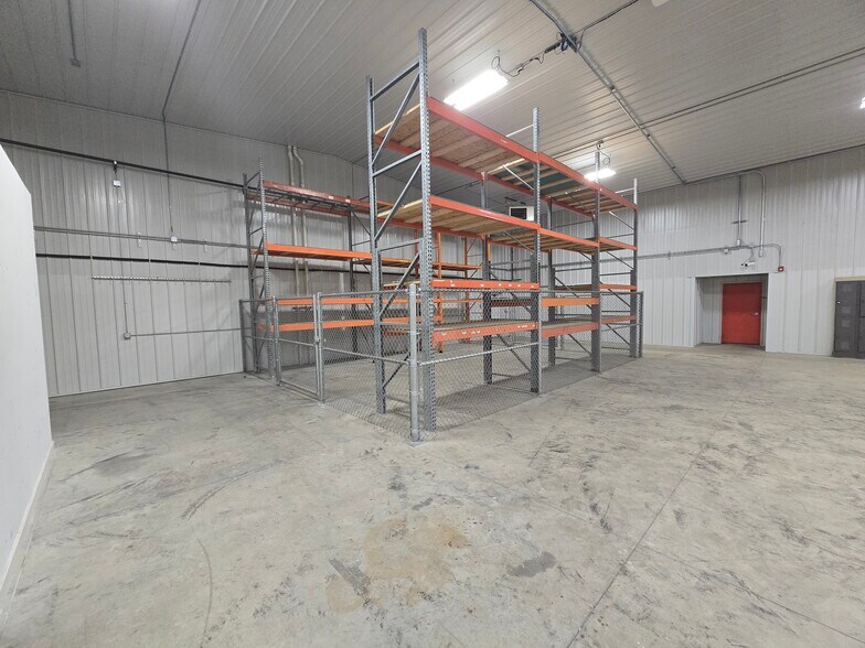 More Photos Of 3113 Mogadore Rd, Akron Warehouse For Sale