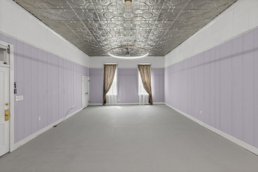 More Photos Of 6 S Division St, Du Quoin General Retail For Sale