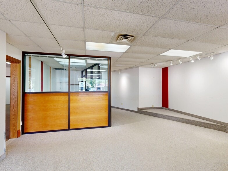 More Photos Of 2051-2063 W 8th St, Erie Storefront Retail Office For Lease