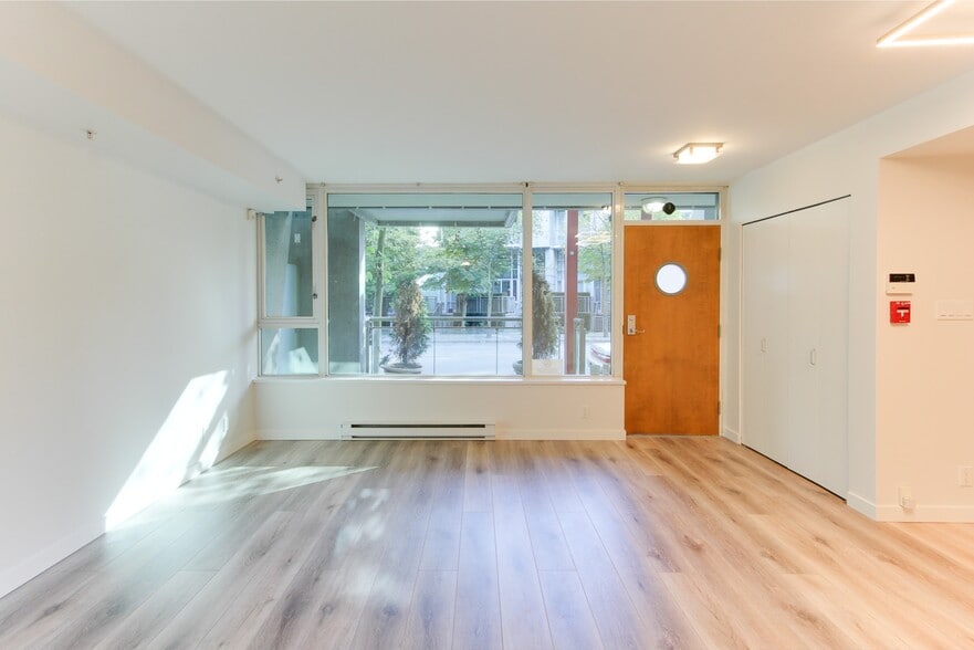 More Photos Of 1432 Hastings St W, Vancouver Office For Sale
