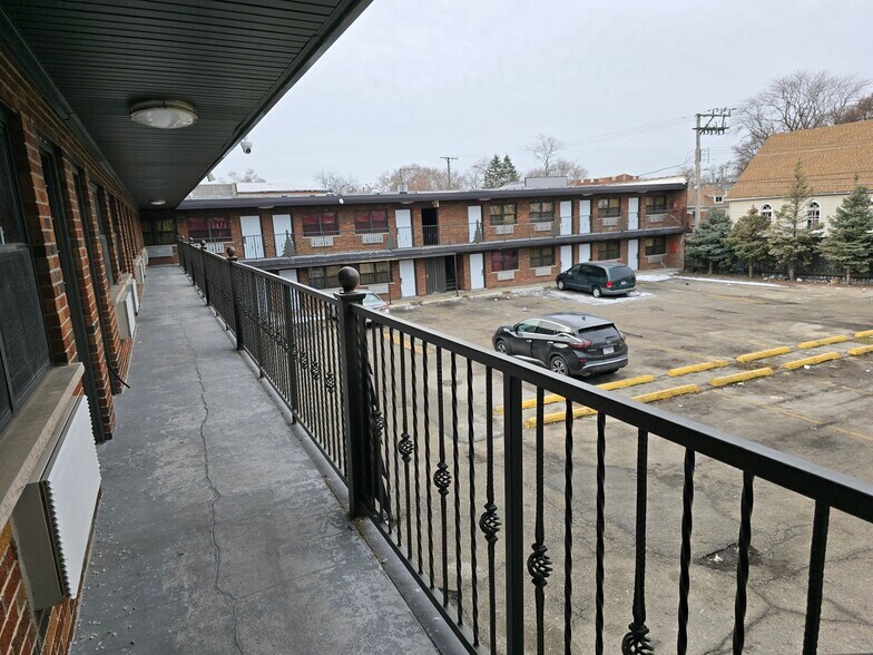 More Photos Of 9118 S Cottage Grove Ave, Chicago Hotel For Sale