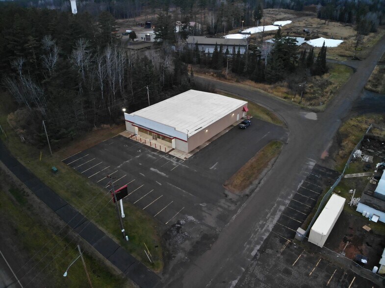 More Photos Of 704 W 3rd Ave N, Aurora Freestanding For Sale