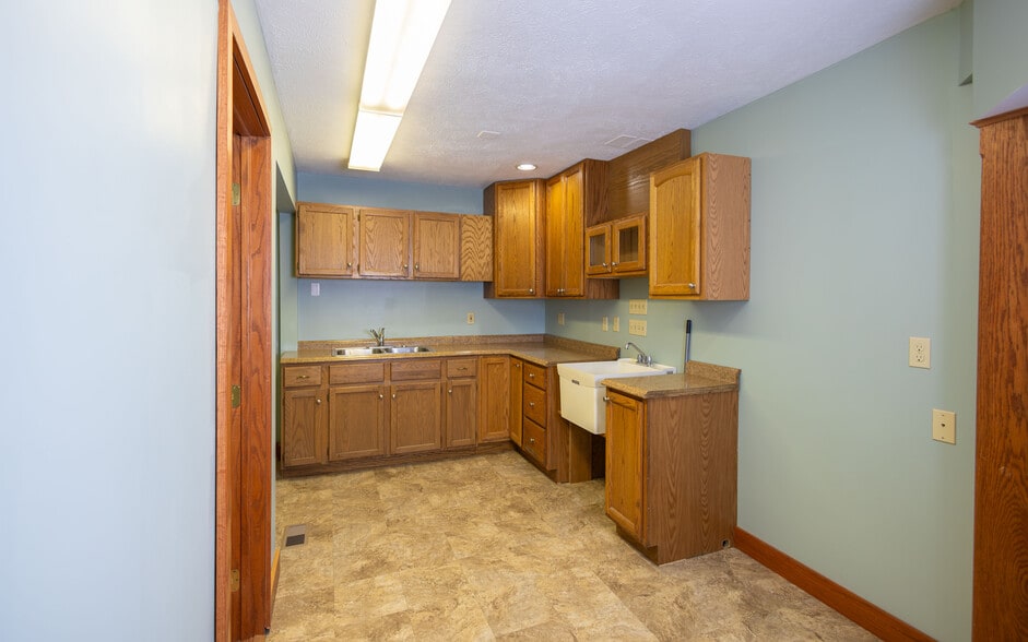 More Photos Of 1009 E 38th St, Erie Storefront Retail Office For Sale