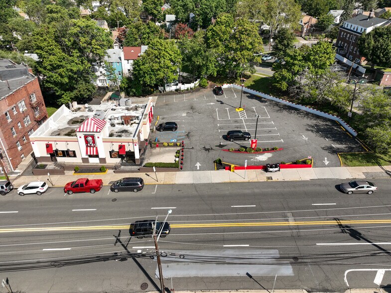 More Photos Of 585 Cedar Ln, Teaneck Fast Food For Lease