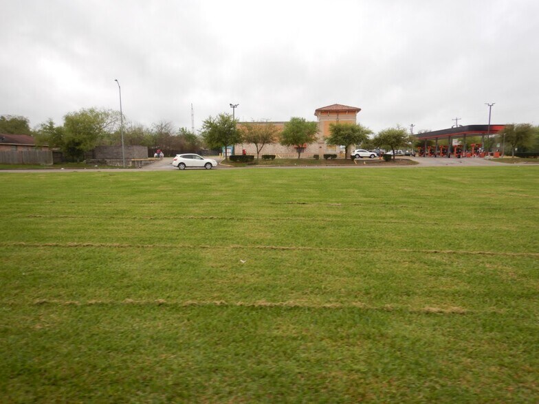 Primary Photo Of Cullen Blvd & Kilkenny Dr, Houston Land For Sale