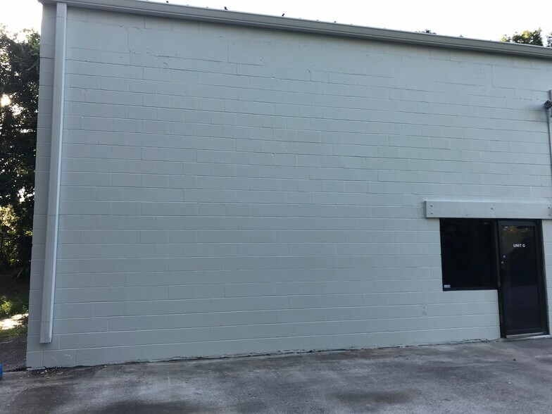 More Photos Of 1010 Park Ct, Safety Harbor Warehouse For Lease