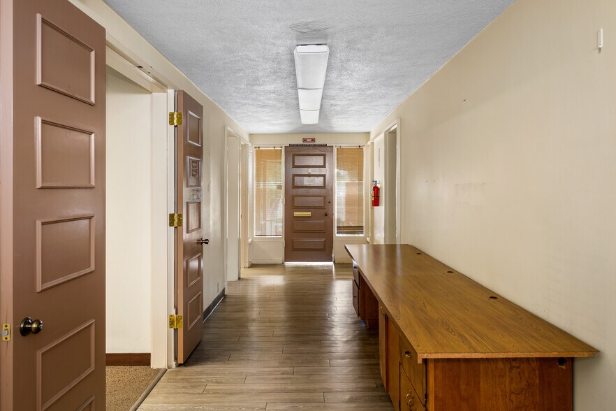 More Photos Of 1661 E Chapman Ave, Fullerton Office For Sale