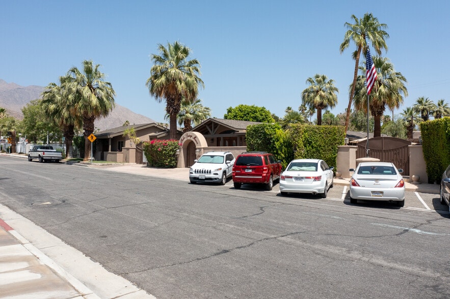 More Photos Of 486 E Mel Ave, Palm Springs Hotel For Sale