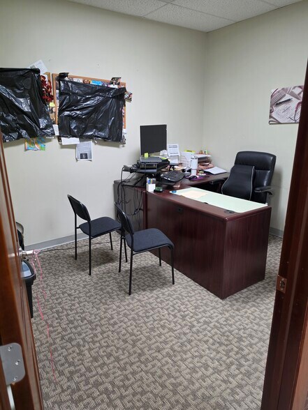 More Photos Of 5815 E Riverside Blvd, Rockford General Retail For Lease